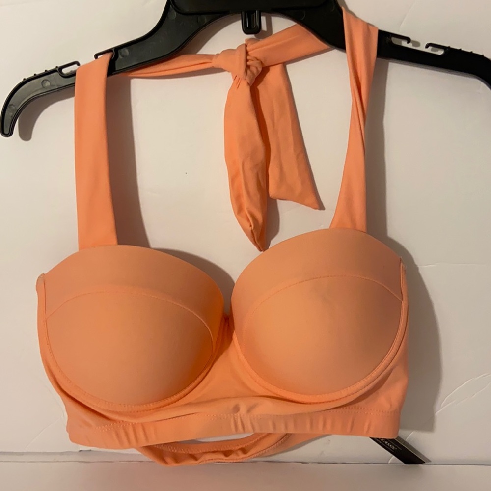 Unique & classic brand peach halter underwire bikini top size medium